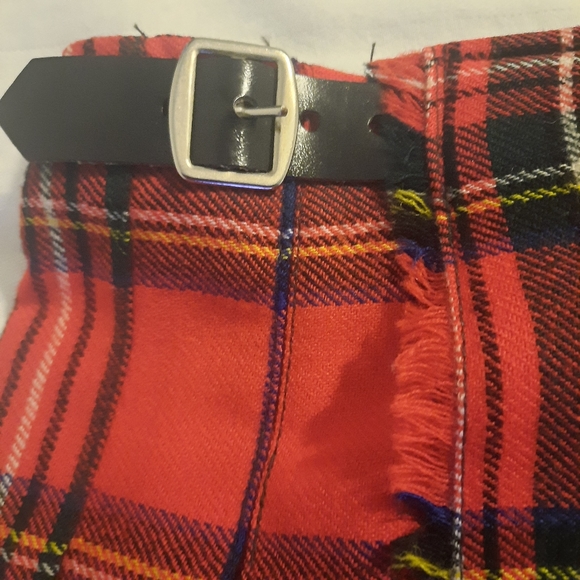 Tartan plaid wrap skirt with pin - Picture 6 of 12